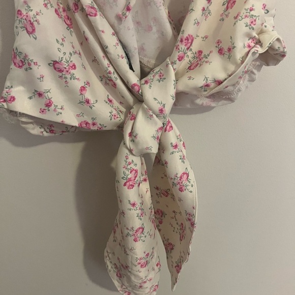 ZARA CREAM FLORAL TIE HALTER NECK SATIN EFFECT CROP TOP SIZE LARGE - Picture 8 of 11